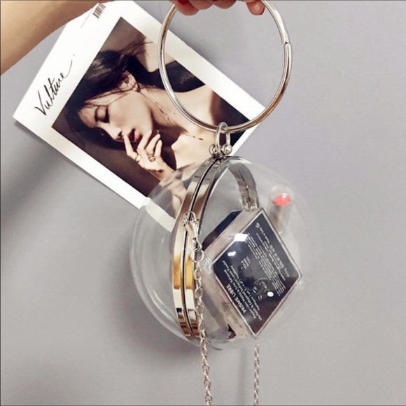 ACRYLIC CLEAR CLUTCH-PUSH OPEN CLASP - Picture 4 of 8